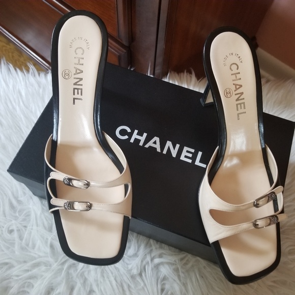 Chanel Leather slide sandals - Picture 2 of 6